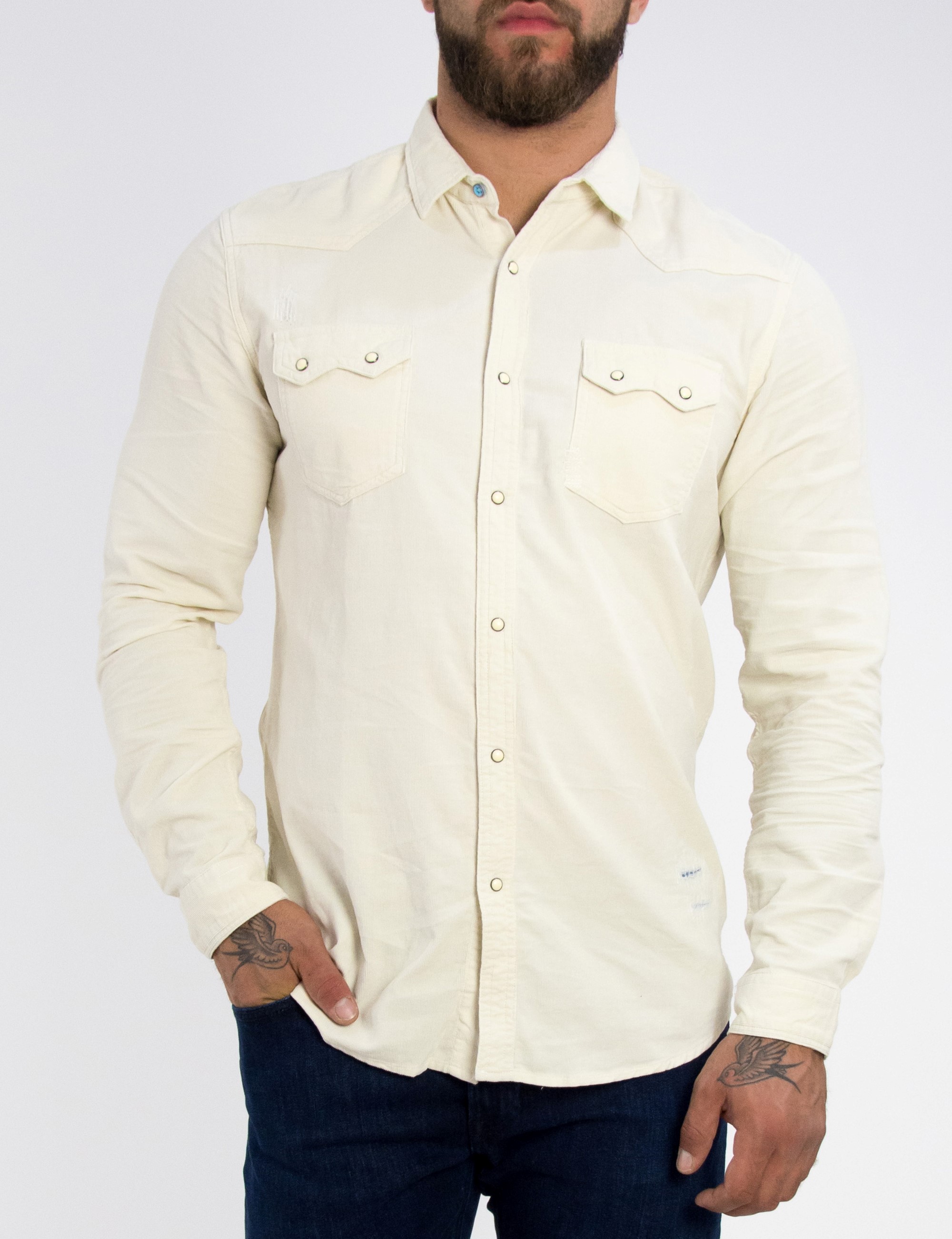 Ανδρικό εκρού κοτλέ πουκάμισο με τσεπάκια 56205 φωτογραφία